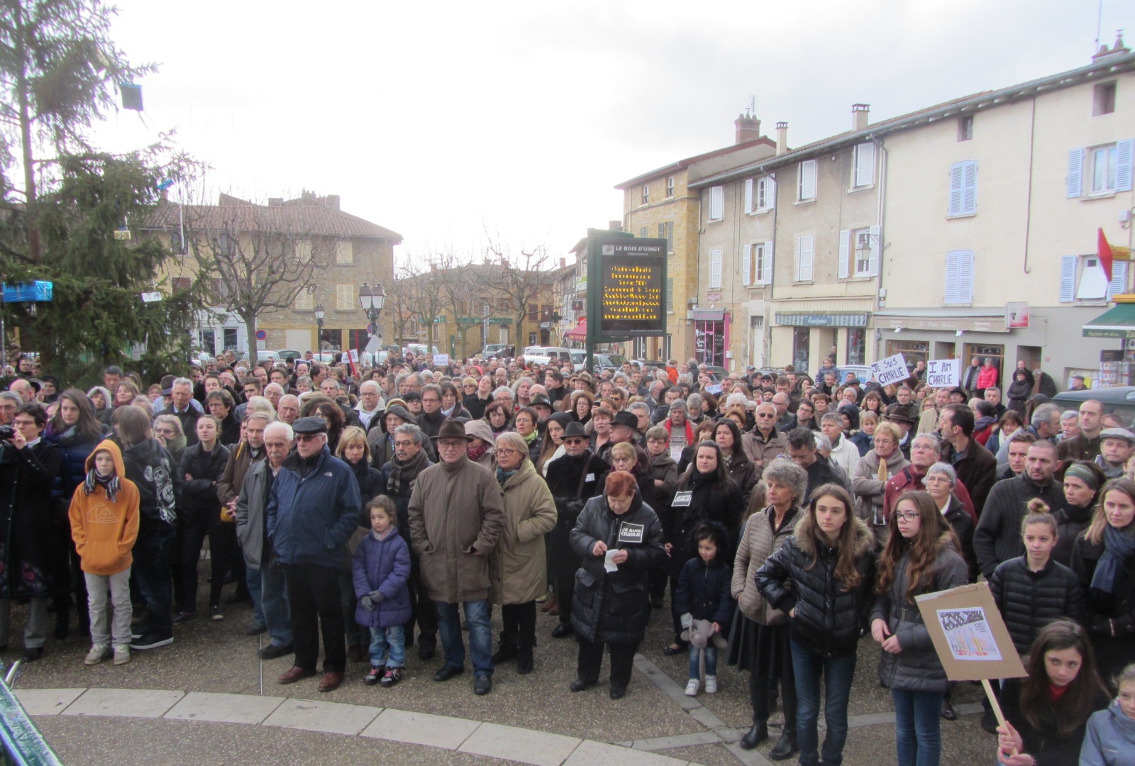 Bois-d'Oingt- rassemblement-Charlie-Hebdo