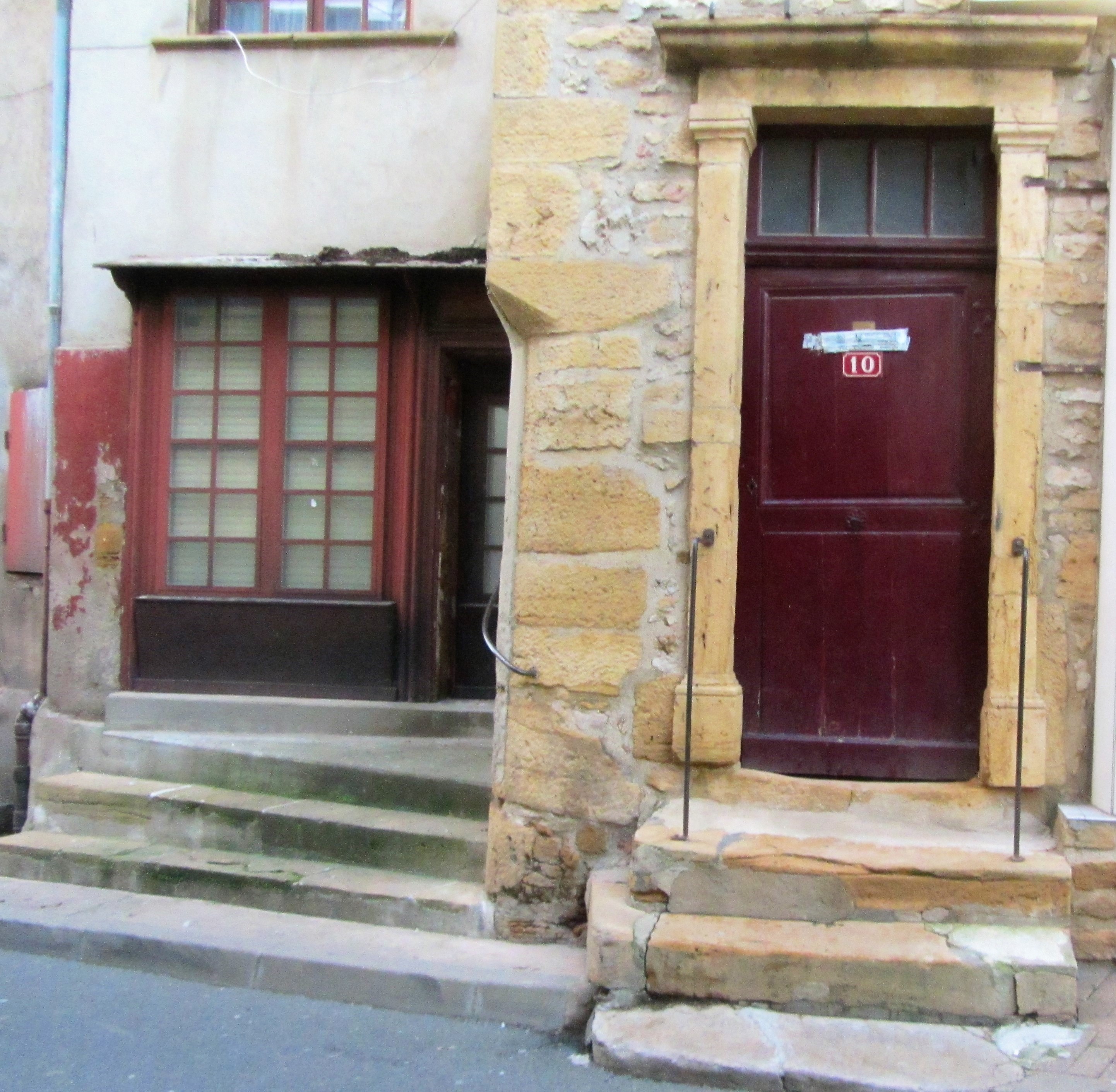 porte ancienne, Bois-d'Oingt